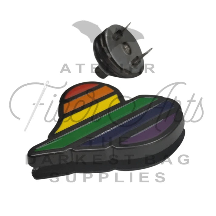 Atelier Rainbow Heart Enamel Magnetic Snap, 1 set